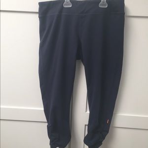 Lucy Navy Cropped Leggings